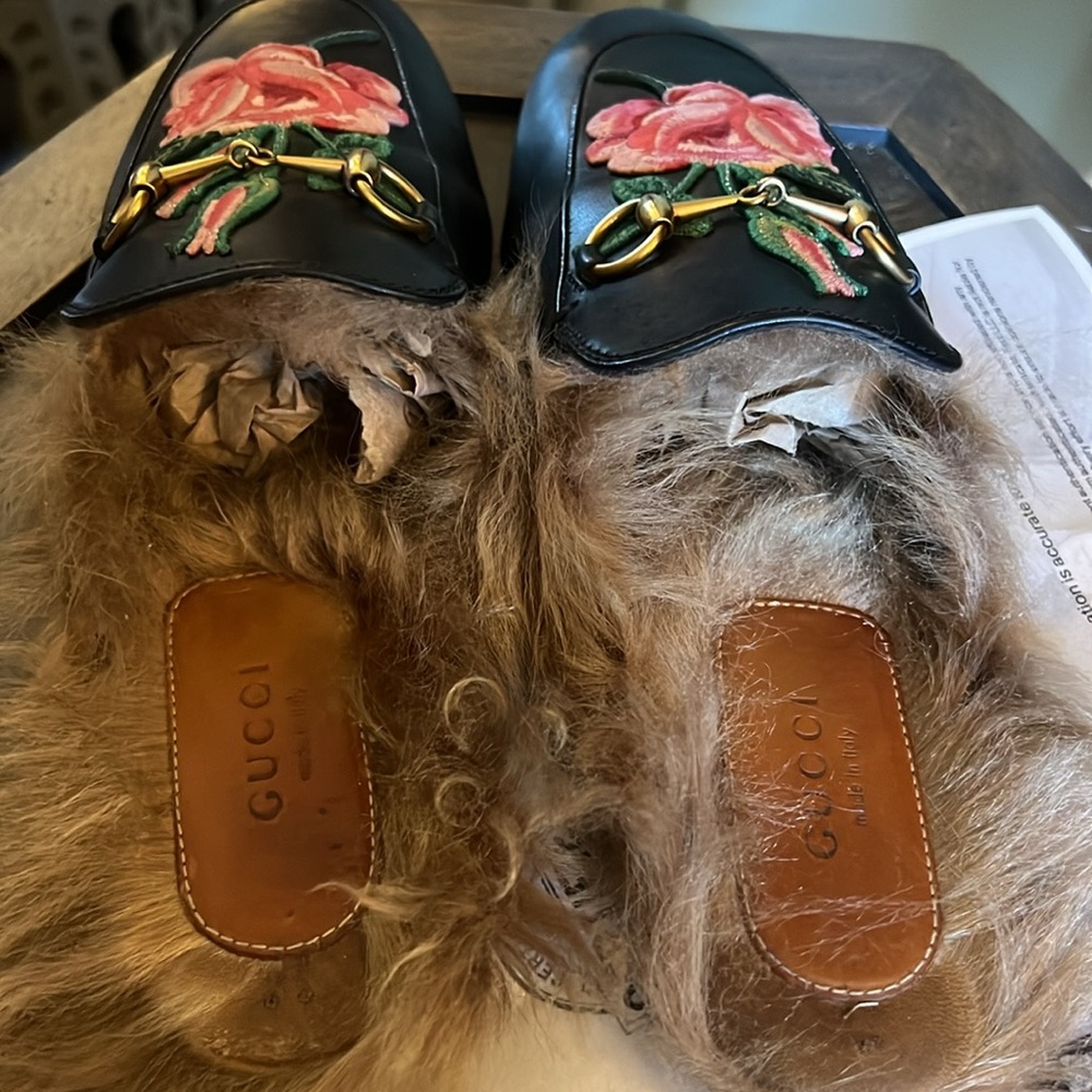 🛑 1 hour sale, Gucci, size 38 (US 7.5) Floral Embroidered Black Mules, w/ COA - Picture 13 of 13